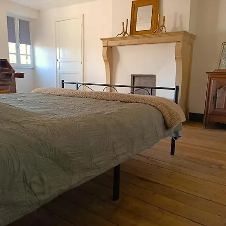 Frans Dorpshuisje Maison Renard Apartment Champsevraine